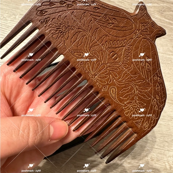 Dior Wooden Comb [Perfect Gift for Xmas] - Picture 5 of 5